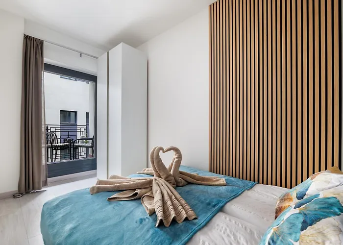 Rames-Cosmo Downtown Apartment With Rooftop Pool